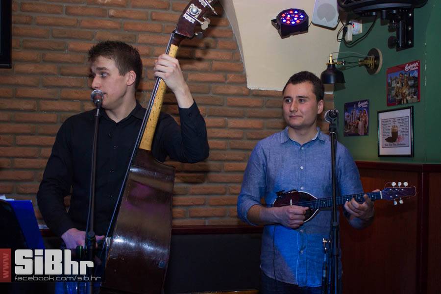 fort_pub_10