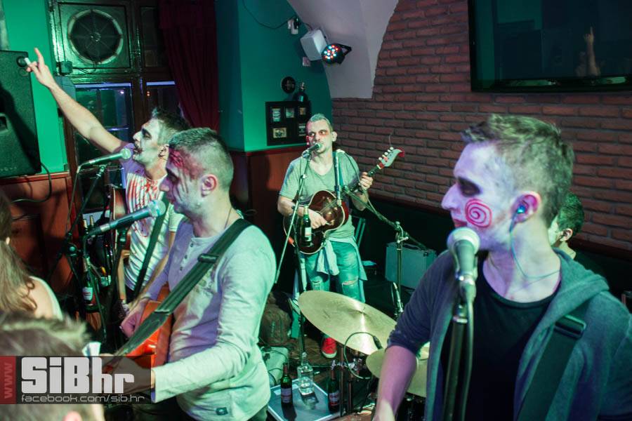 fortpub_halloween_09