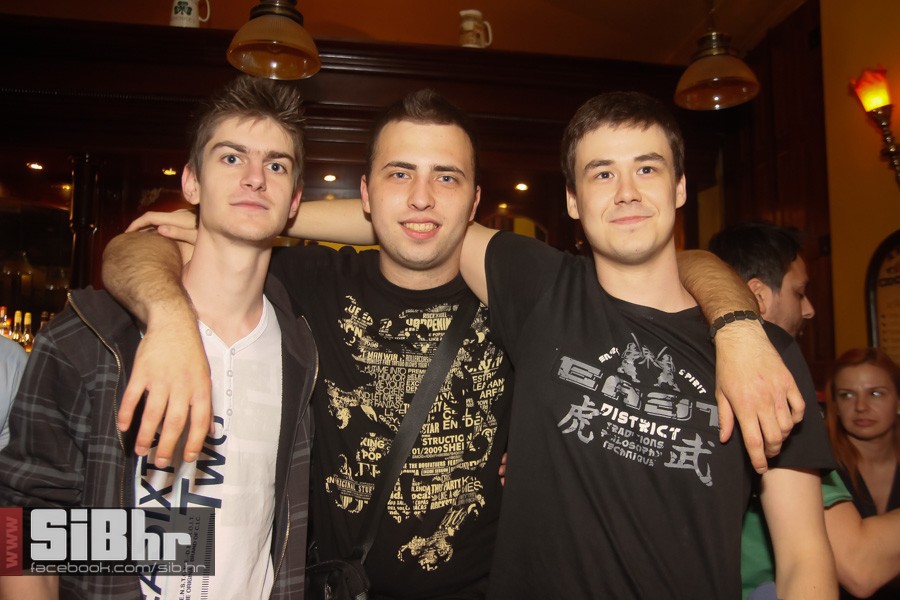 old_bridge_pub_16