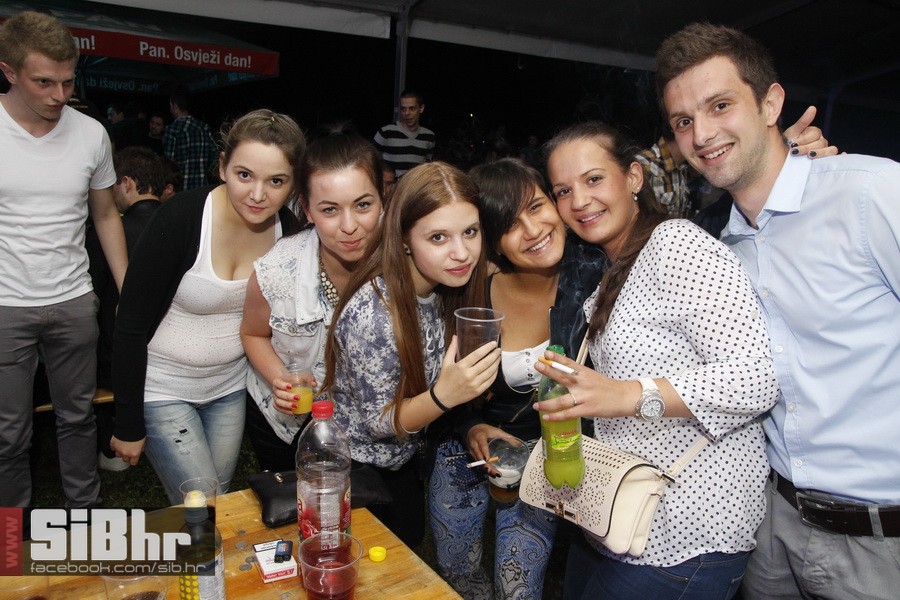 studentska_rostiljada_Mejasi_Si
