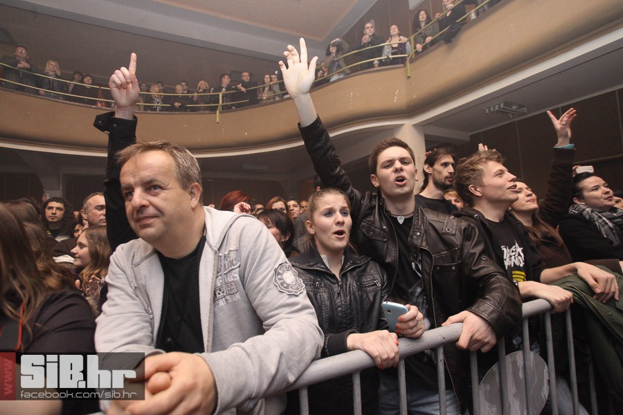 opca_opasnost_slavija_04042013_