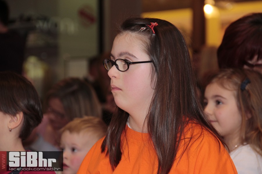 down_avenue_mall__2014_27
