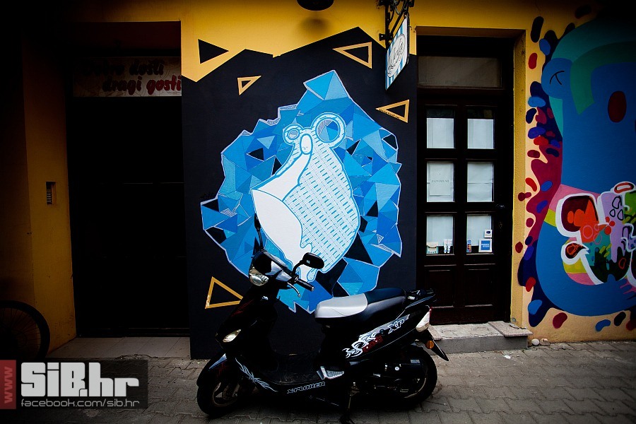 grafiti_prolaz_swan_pub_1207201