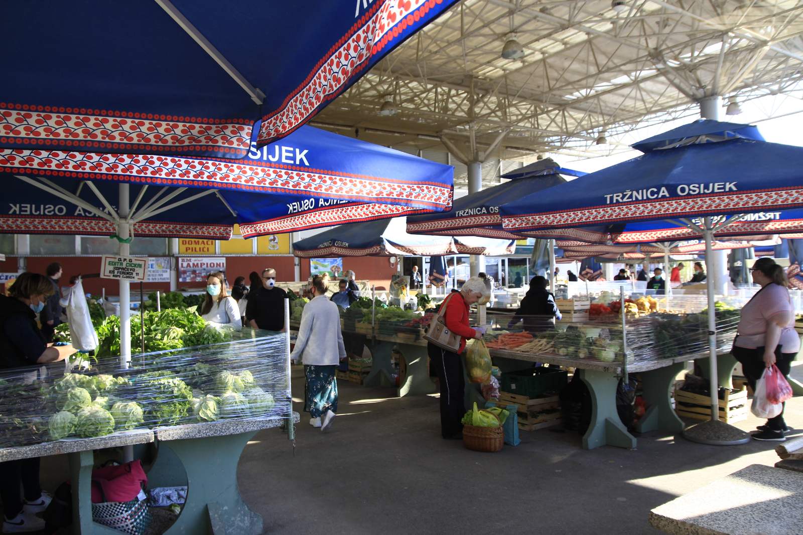 Šoping na osječkoj tržnici u doba koronavirusa