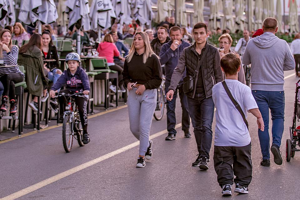 Legice i lege u nedjeljnoj šetnji Legice i lege u nedjeljnoj šetnji