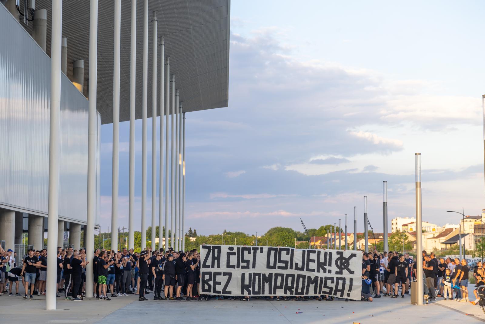 Skup podrške navijača Joseu Botu