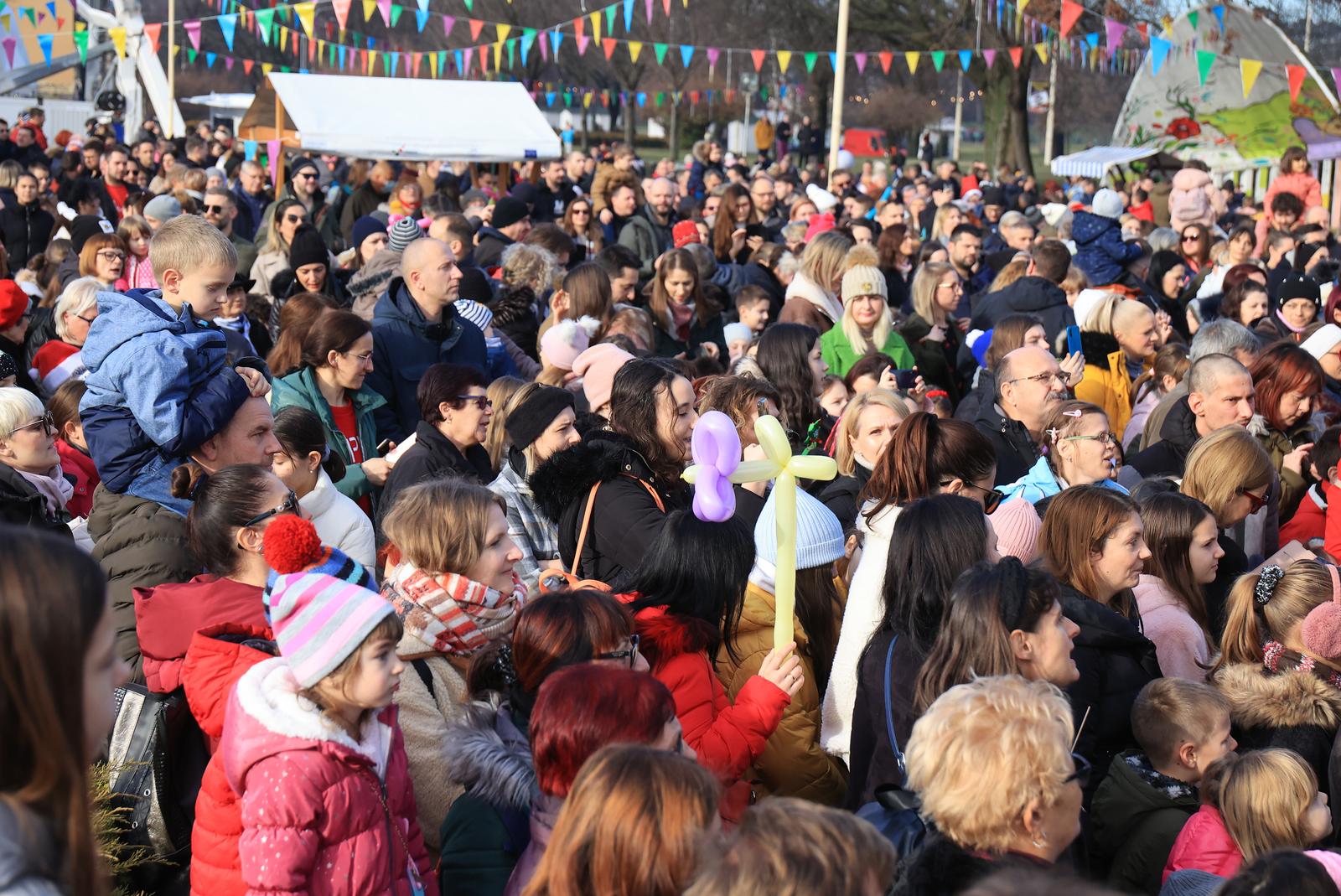 Doček Nove godine uz Miu Dimšić Doček Nove godine uz Miu Dimšić