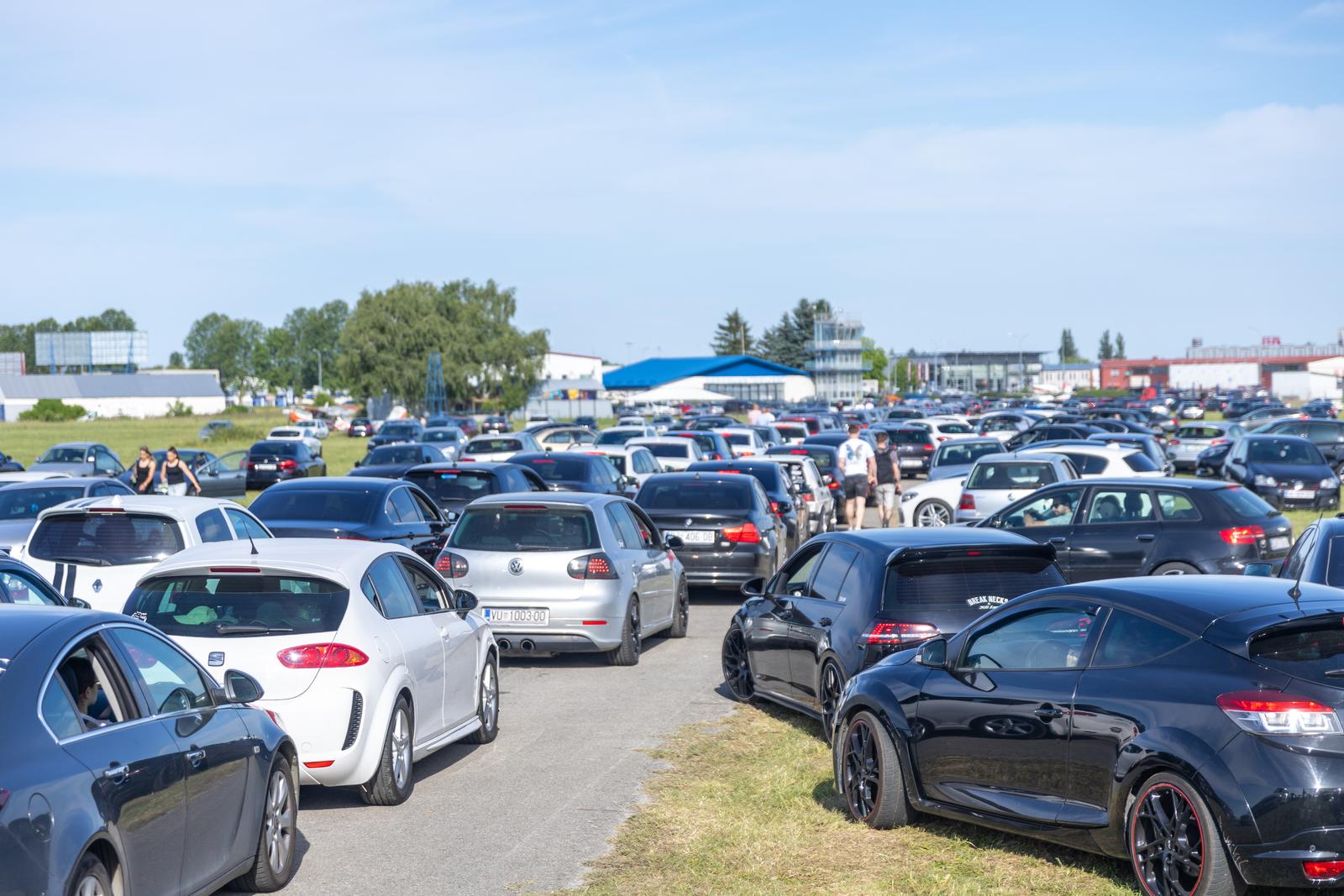 Street Race Osijek – automobil se zabio u publiku, šestero ozlijeđenih