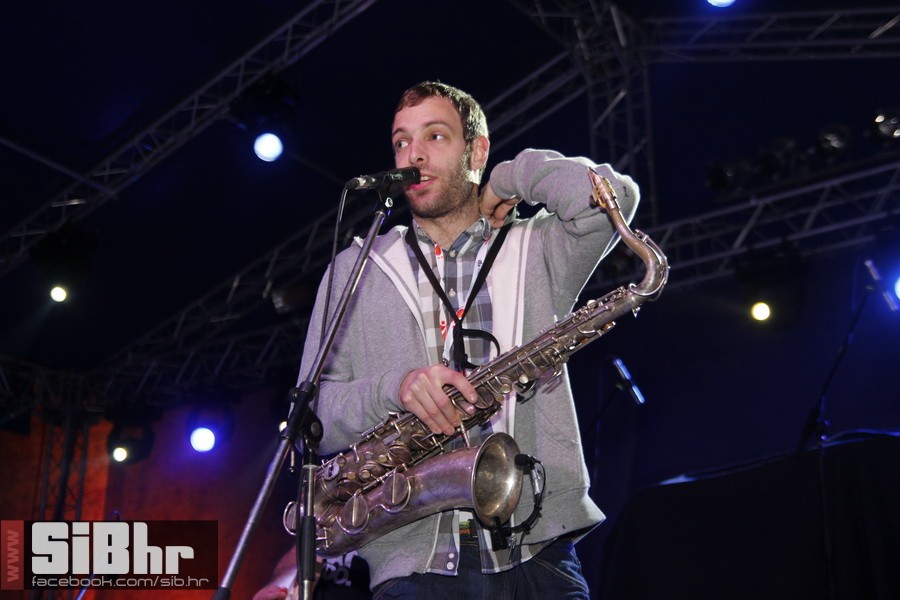 dubioza_sars_2014_zoran_bastion dubioza_sars_2014_zoran_bastion