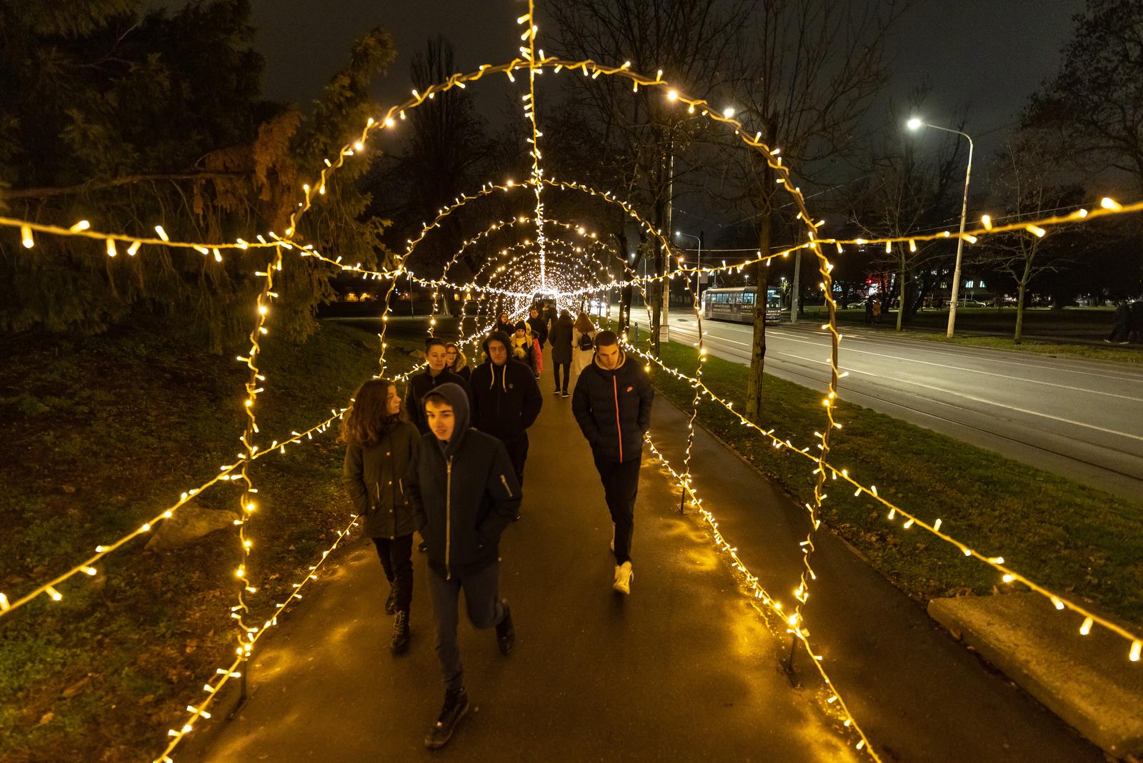 Advent u Osijeku ove godine još sjajniji i čarobniji