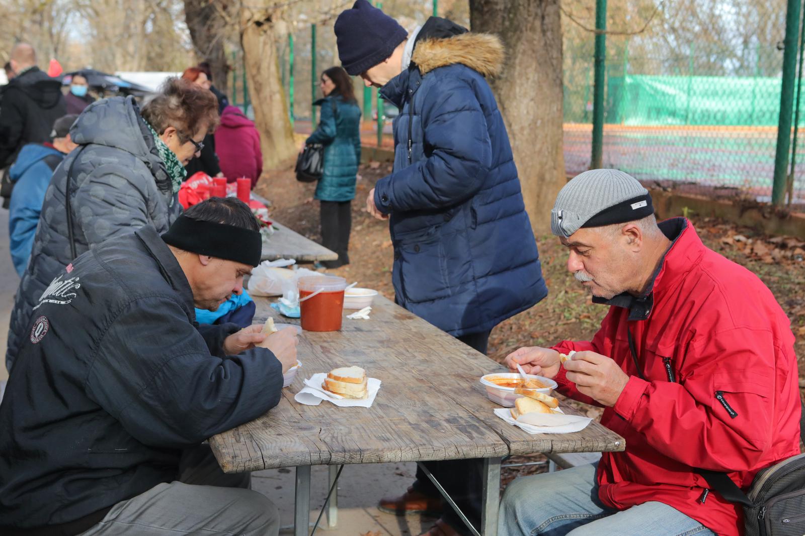 Blagdanska podjela fiša u Perivoj kralja Tomislava Blagdanska podjela fiša u Perivoj kralja Tomislava