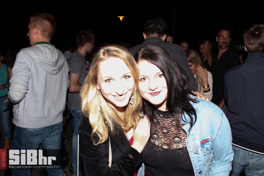 dc_party_2706_SiBhr_41 dc_party_2706_SiBhr_41