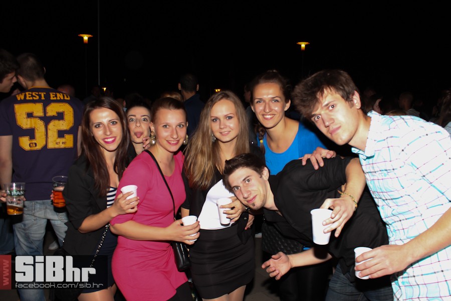 dc_party_2706_SiBhr_47 dc_party_2706_SiBhr_47