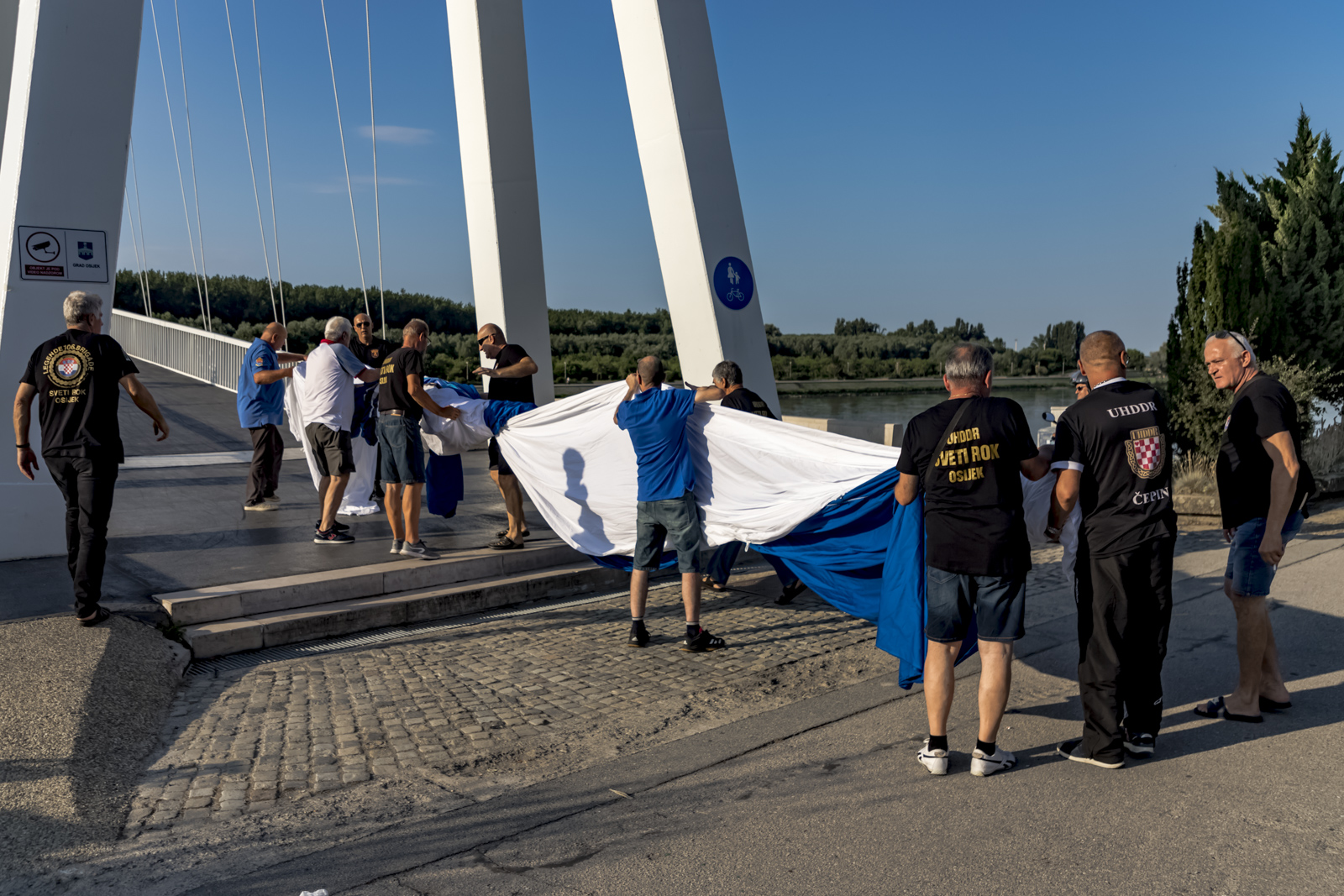 Zastava NK Osijek na mostu Zastava NK Osijek na mostu