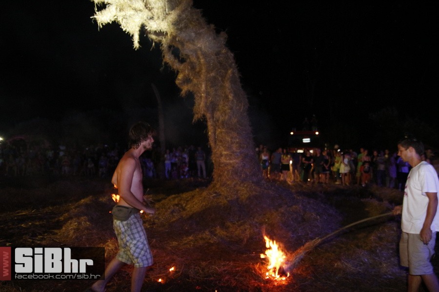 slama_dan_drugi_SiBhr_118 slama_dan_drugi_SiBhr_118