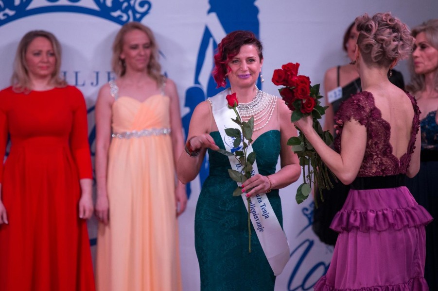 PXL_230219_23690461-901×600