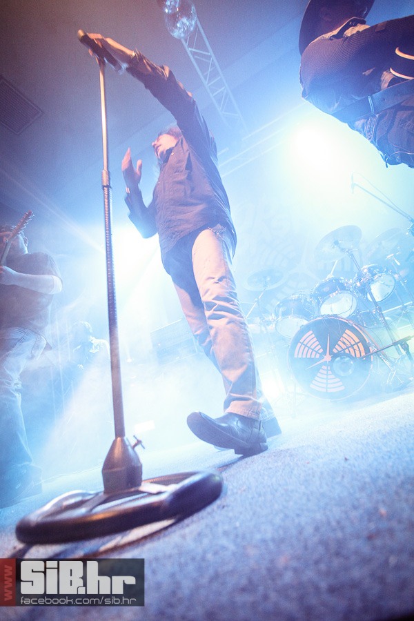 opca_opasnost_slavija_04042013_