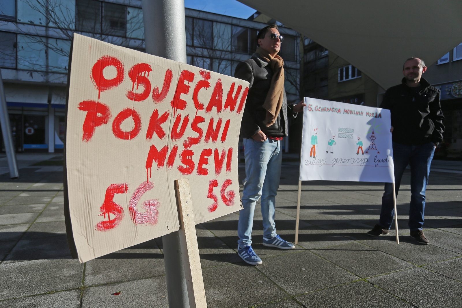 Desetak Osječana na Tgu slobode prosvjedovalo protiv uvođenja 5G mreže