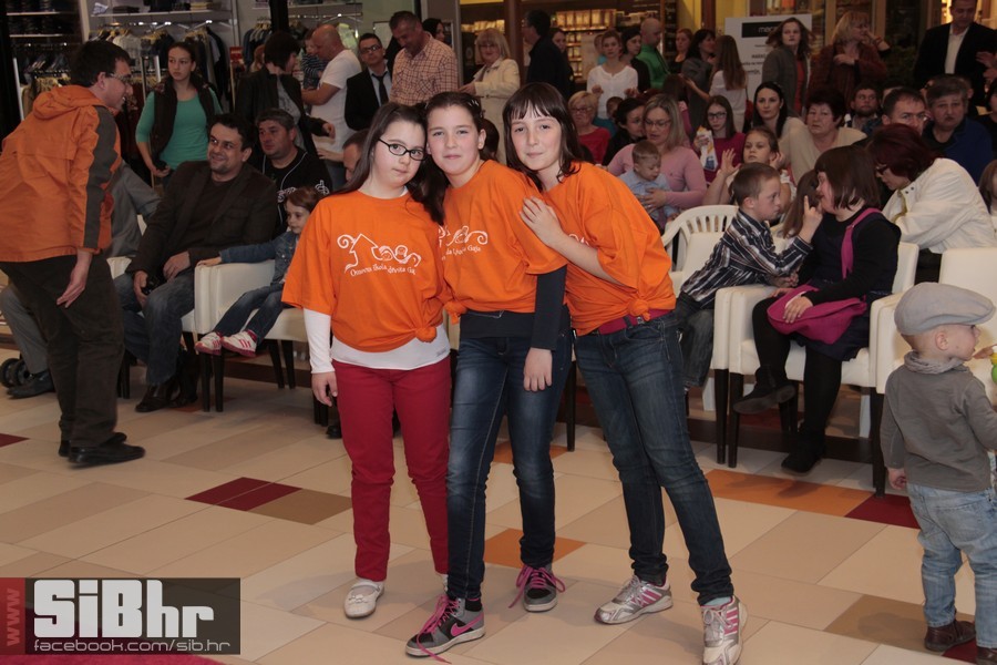 down_avenue_mall__2014_42