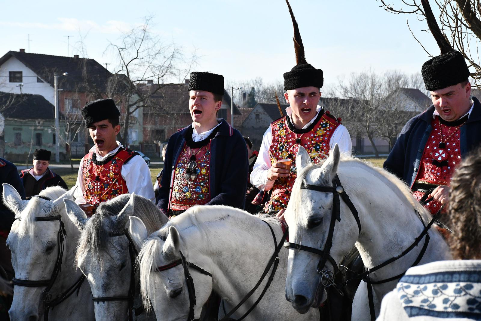 Pokladno jahanje u Sikirevcima