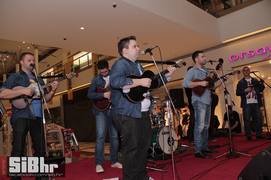 down_avenue_mall__2014_36