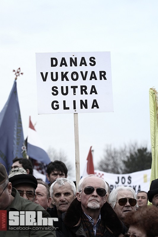vukovar_prosvjed_protiv_cirilic