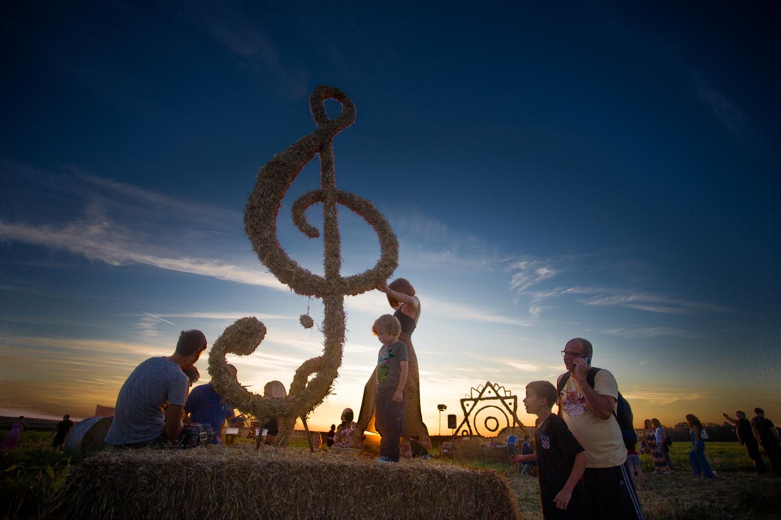 14. Slama Land Art festival 14. Slama Land Art festival
