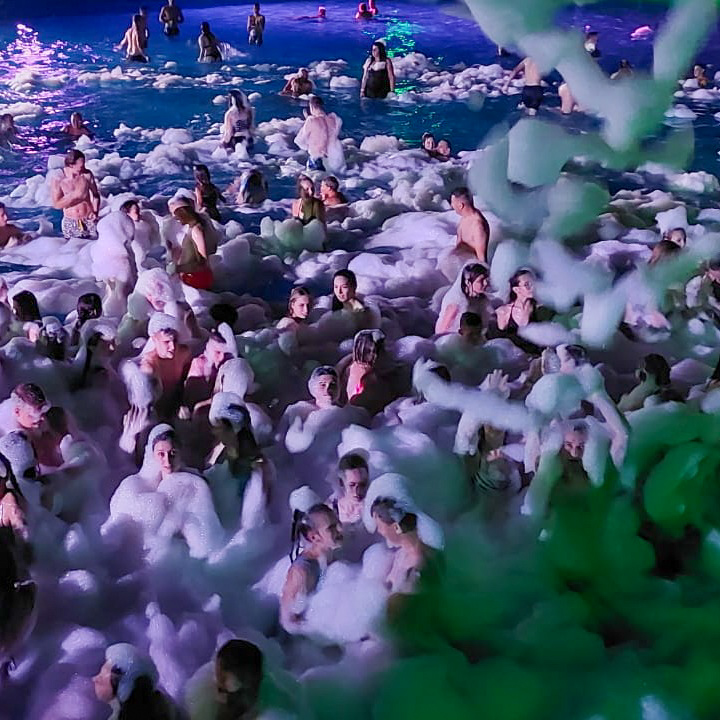 Pjena party u Bizovačkim toplicama Pjena party u Bizovačkim toplicama