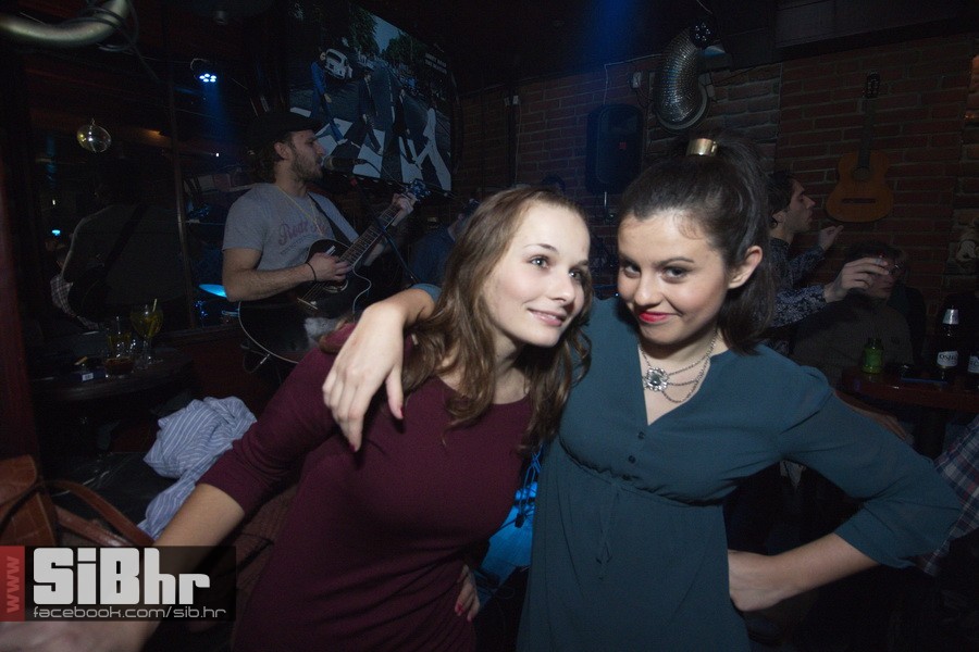 akusticna_svirka_cadillac_11