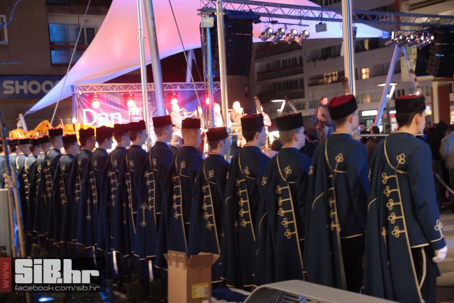 SvecanoOtvorenTrgSlobode_SiBhr_