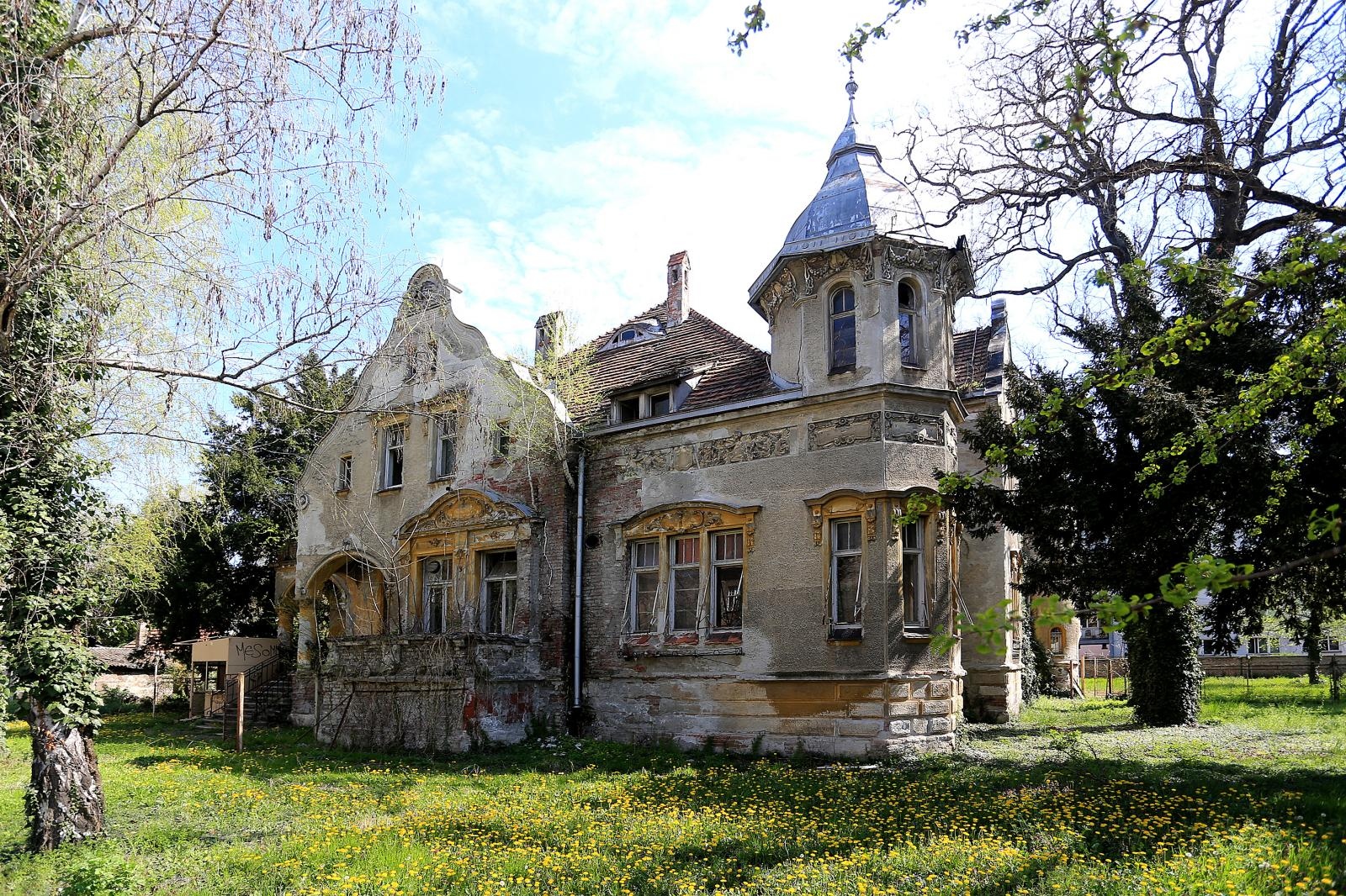 Vila Batory prije obnove