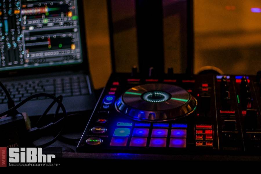 Tram_party_SiBhr-41