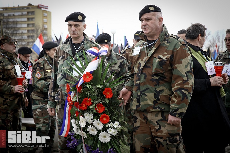 vukovar_prosvjed_protiv_cirilic