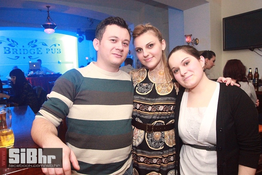 nocni_zivot_OldBridgePub_040120