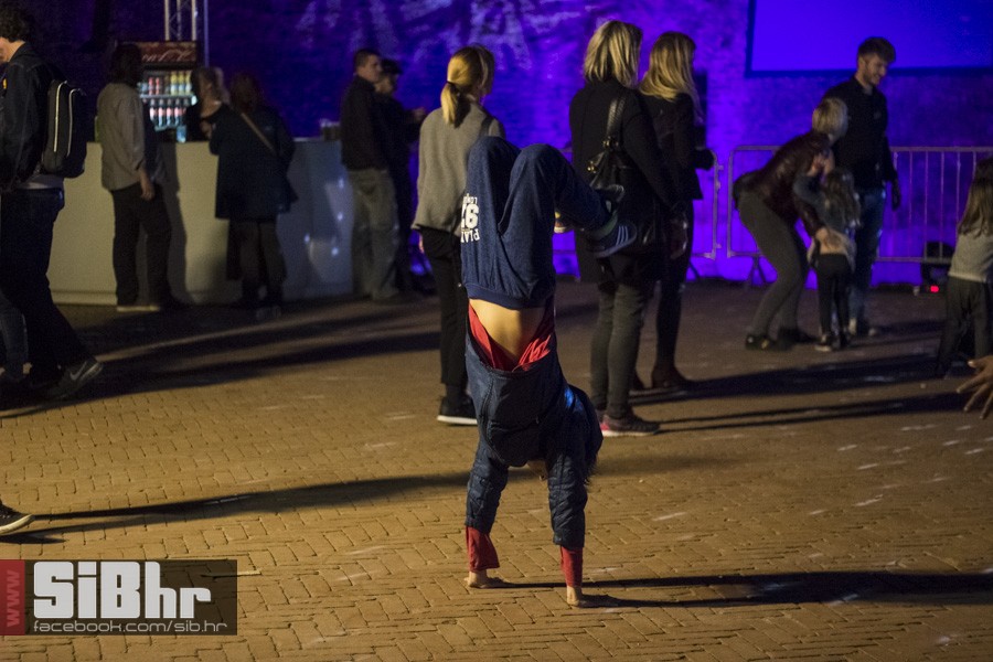 transgeneracijski_party_tvrdja_