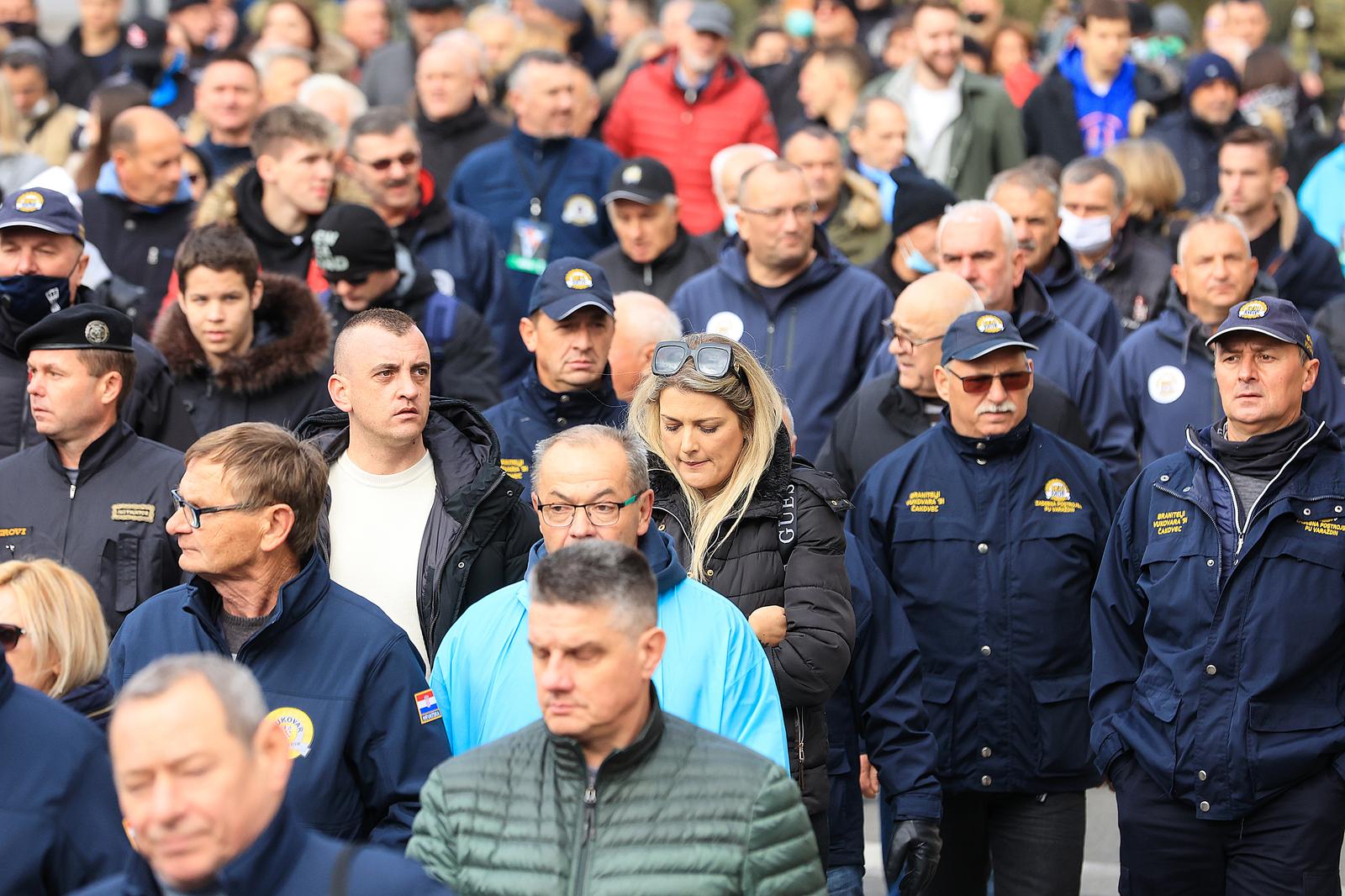Nekoliko desetaka tisuća ljudi u vukovarskoj Koloni sjećanja