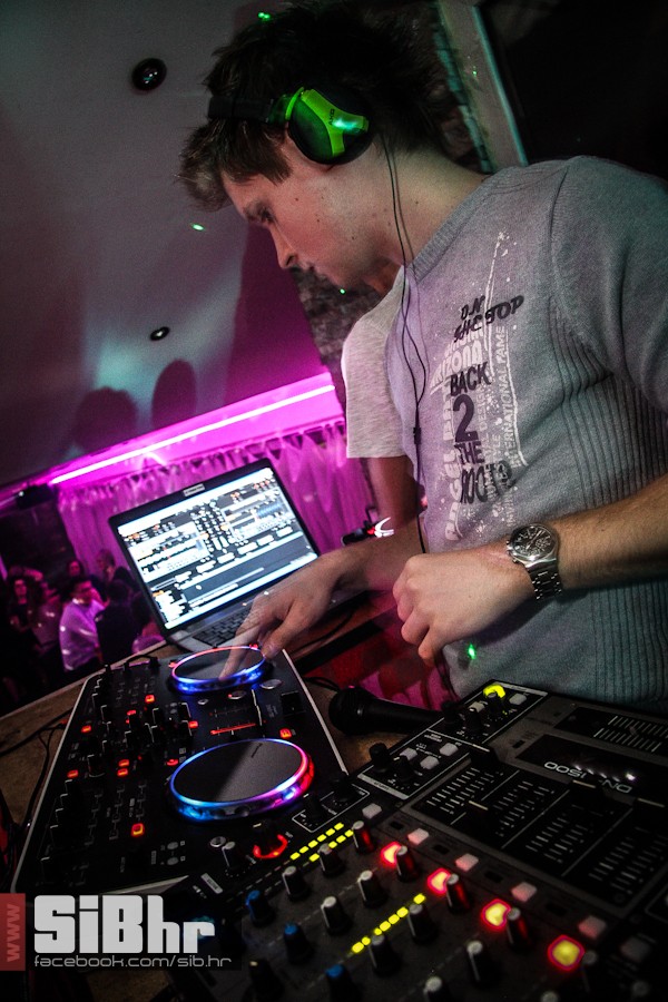 barka2303_12 barka2303_12