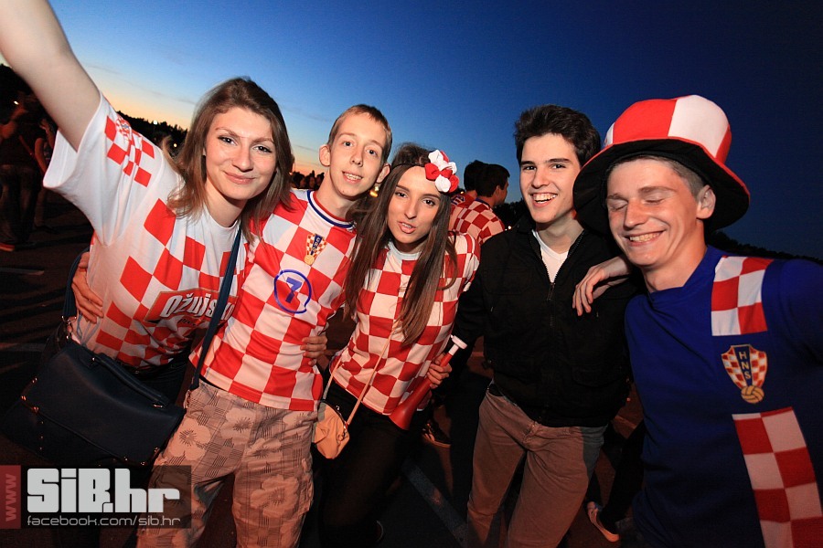 dc_party_14062012_sibhr_by_mban