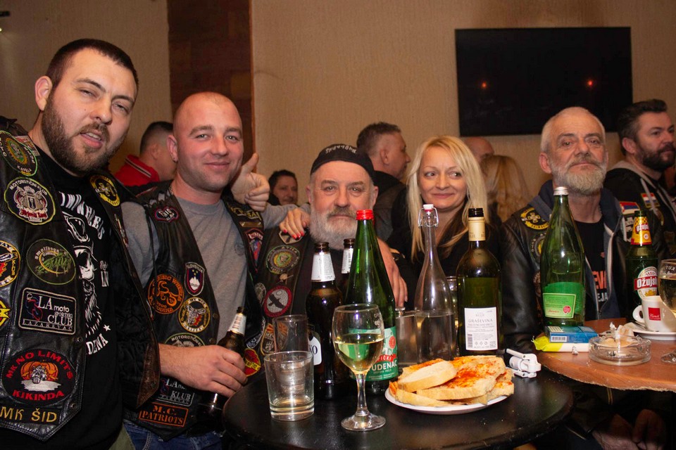 Motoristi partyjali u Balotama uz svirku uživo grupe Lucky day