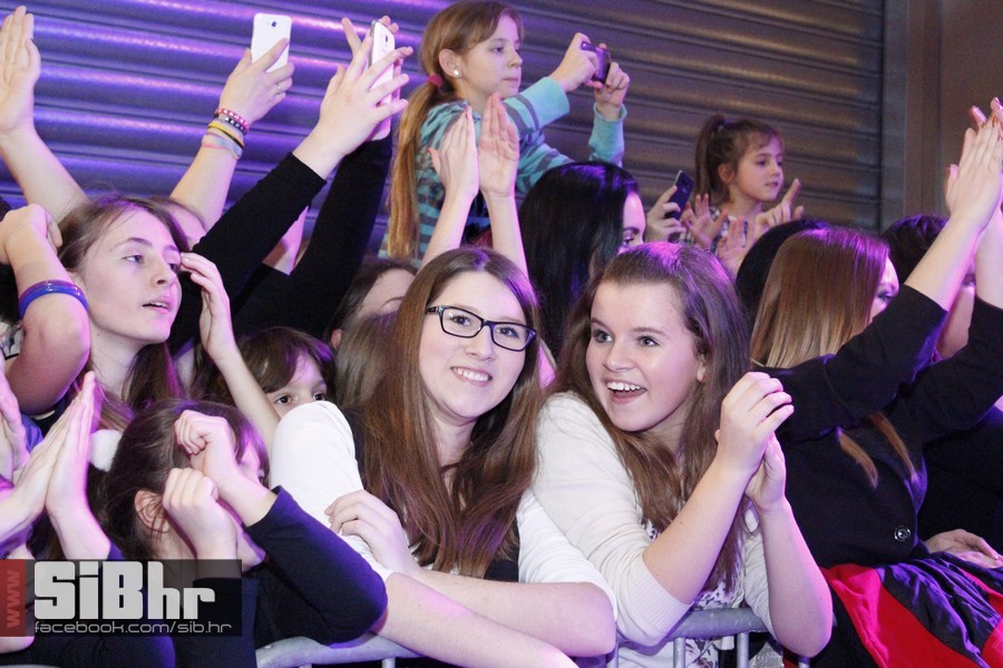 ivan_zak_avenuemall_osijek_zora