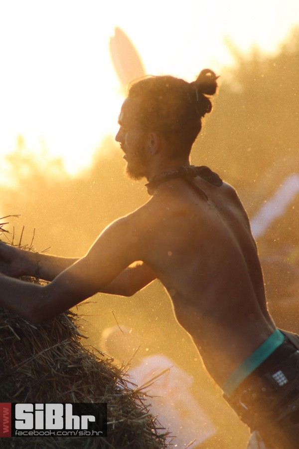 slama_dan_drugi_SiBhr_70 slama_dan_drugi_SiBhr_70