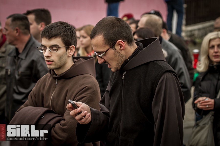 kolona_sjecanja_vukovar_1811201