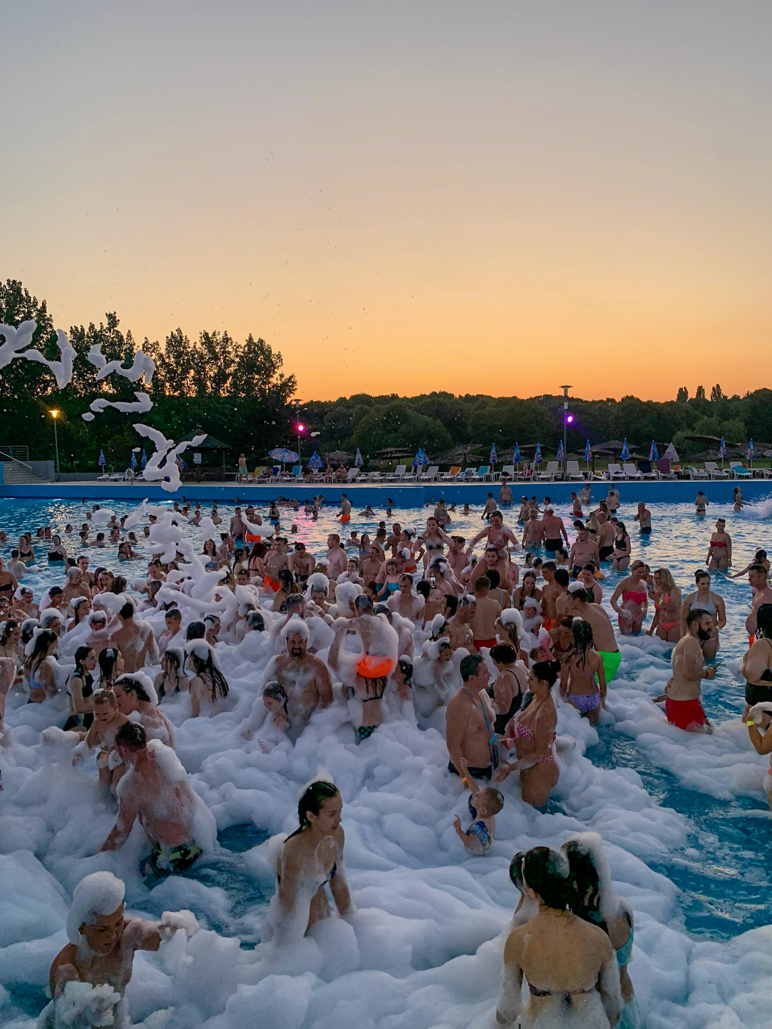 Pjena party u Bizovačkim toplicama Pjena party u Bizovačkim toplicama