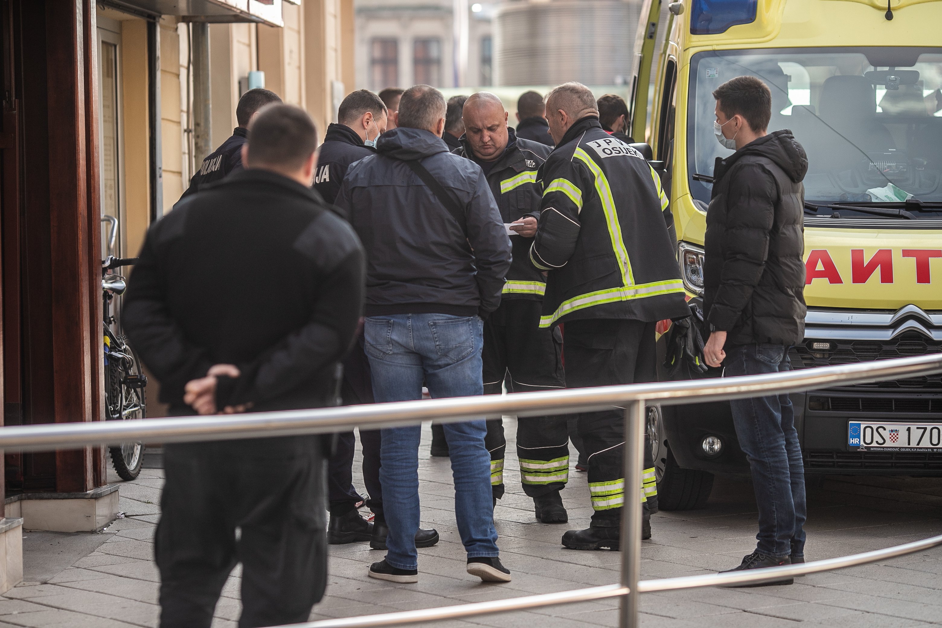 Pljačka zlatarnice na Trgu Ante Starčevića