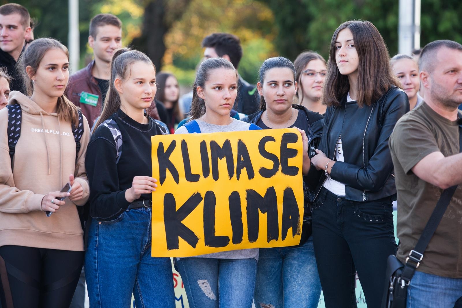 Osijek, 20.9.2019. – Prosvjed srednjoškolaca za spas klime Osijek, 20.9.2019. – Prosvjed srednjoškolaca za spas klime