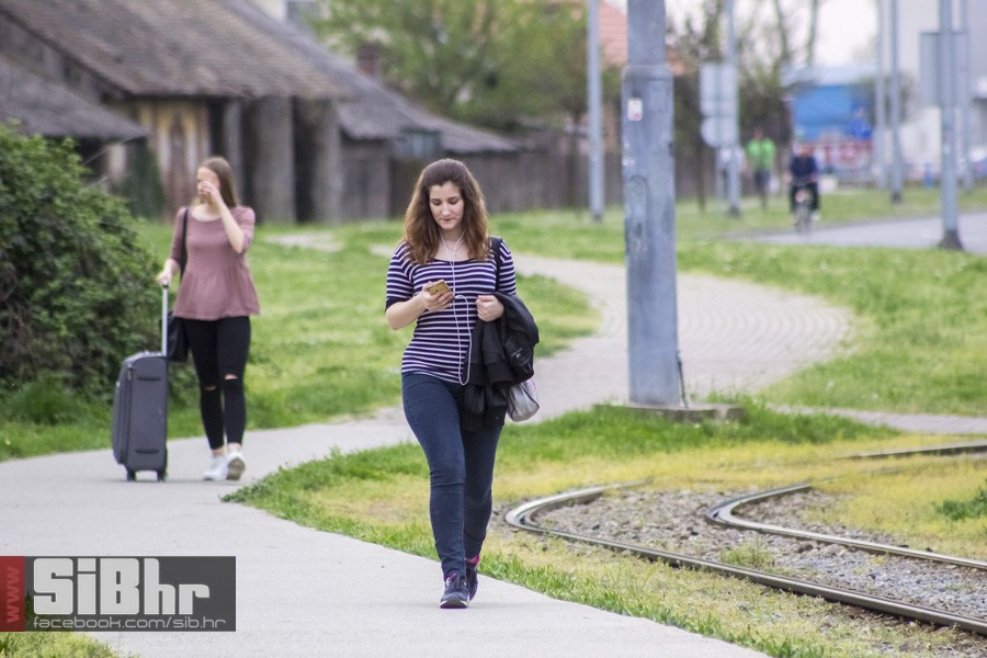 osjecani_u_setnji_gradom_1 osjecani_u_setnji_gradom_1