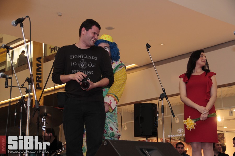 down_avenue_mall__2014_29