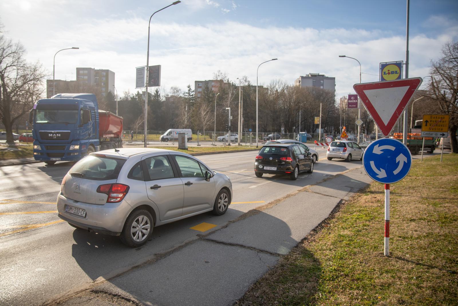 Privremeni kružni tok na križanju Trpimirove i Europske avenije