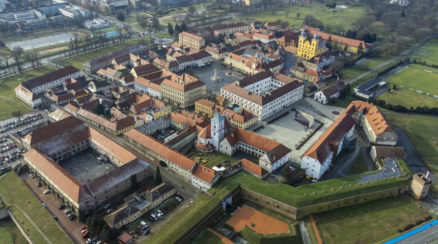 Tvrđa – pogled iz zraka, siječanj 2024. Tvrđa – pogled iz zraka, siječanj 2024.