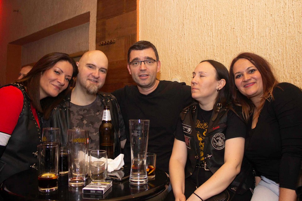 Motoristi partyjali u Balotama uz svirku uživo grupe Lucky day